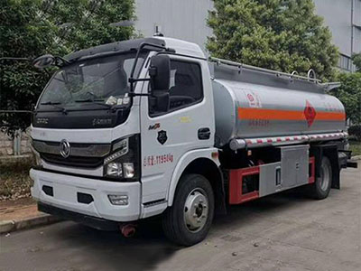 东风凯普特5吨国六油罐车