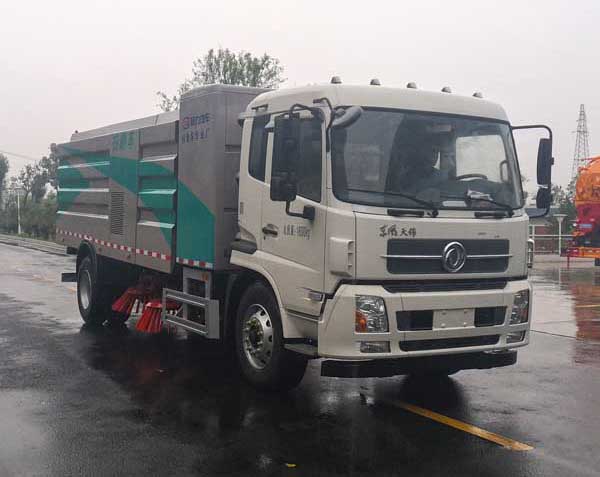 东风天锦纯电动扫路车