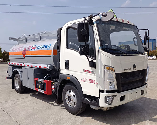 重汽豪沃加油车